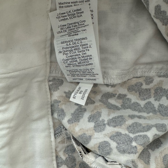 J. Crew Factory 3.5" classic chino short Leopard print size 8 (B) - Picture 7 of 7
